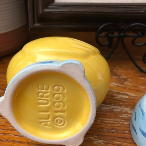 Yellow Rubber Duck Allure 1999 Soap Dispenser - Picture 4 of 5